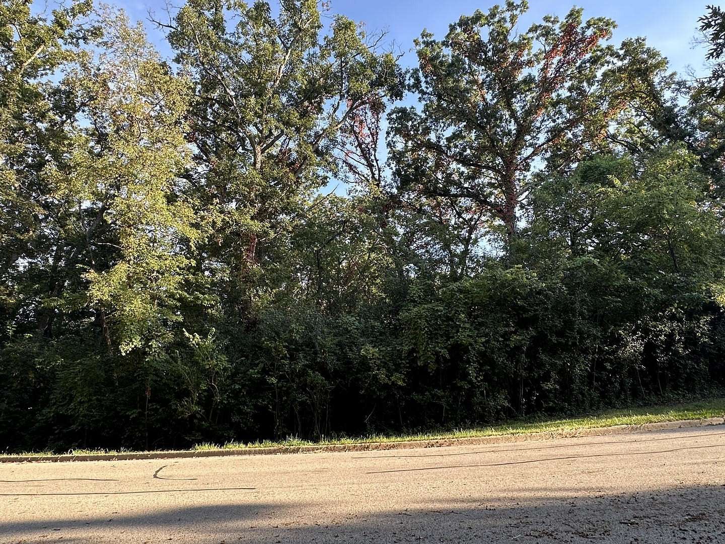 1 Acre of Residential Land for Sale in McHenry, Illinois