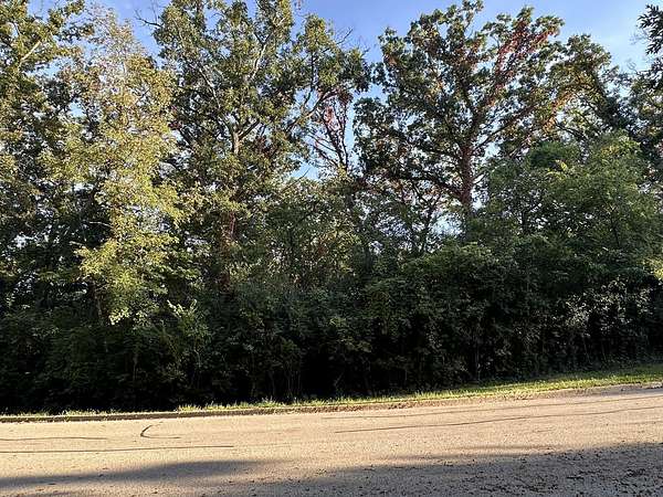 1 Acre of Residential Land for Sale in McHenry, Illinois