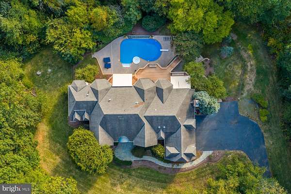 3 Acres of Residential Land with Home for Sale in Leesburg, Virginia