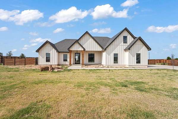 1.53 Acres of Residential Land with Home for Sale in Midland, Texas