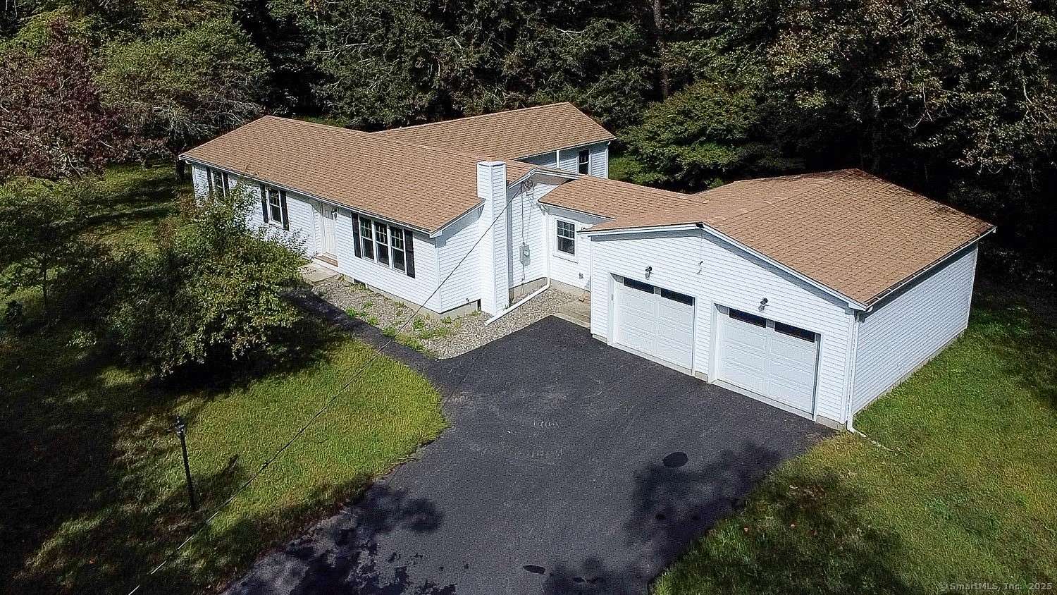 3 Acres of Residential Land with Home for Sale in Pomfret, Connecticut