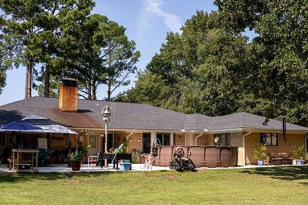 15 Acres of Land with Home for Sale in Tennessee Colony, Texas