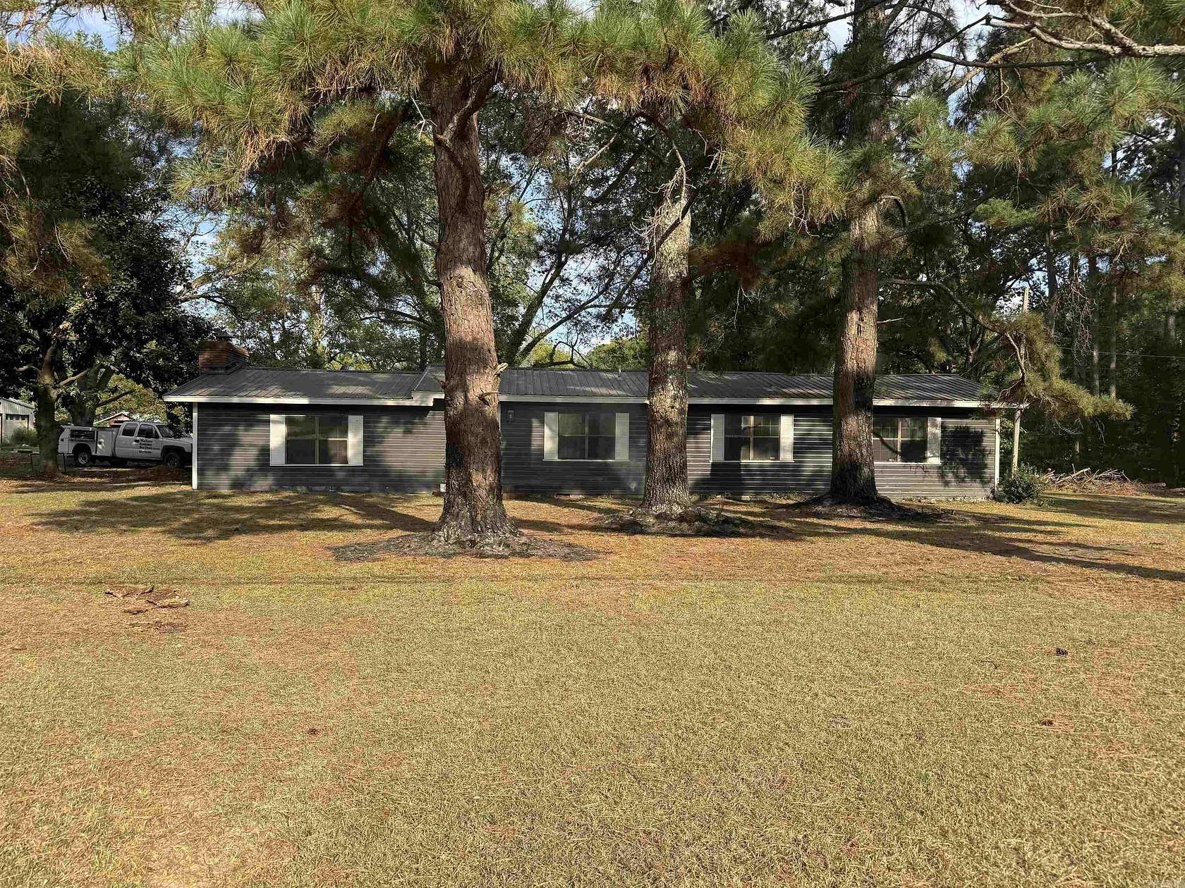 4 Acres of Residential Land with Home for Sale in Pine Bluff, Arkansas