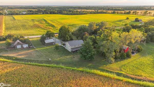 39 Acres of Land with Home for Sale in Douds, Iowa