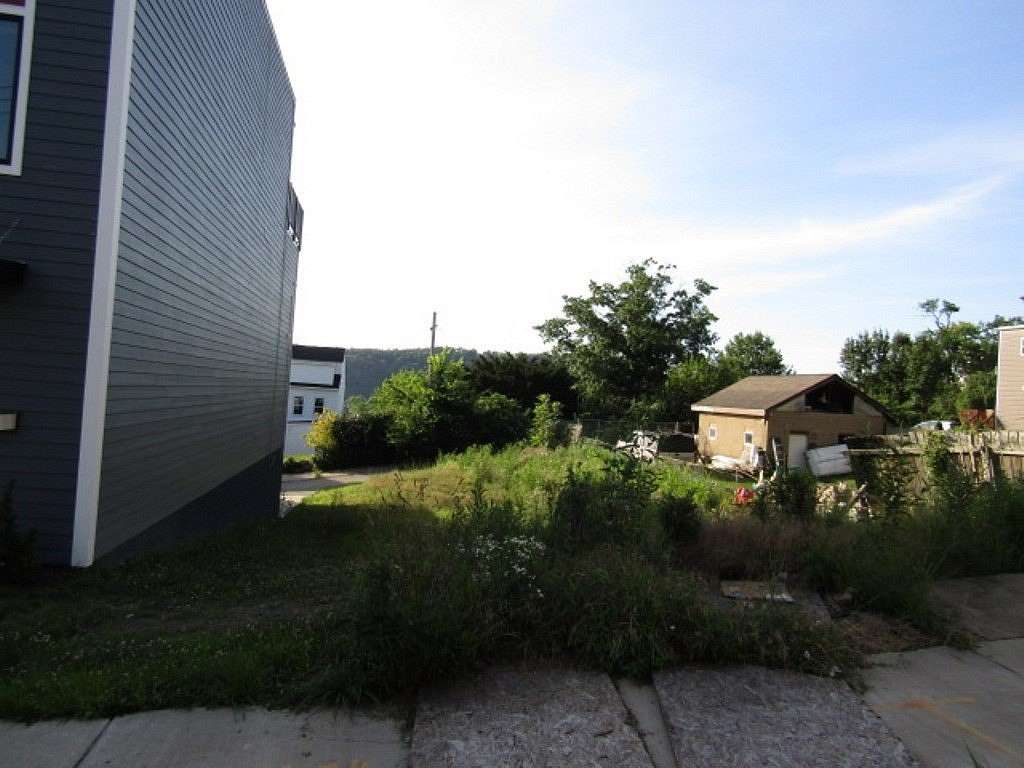 0.05 Acres of Residential Land for Sale in Pittsburgh, Pennsylvania