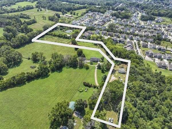 6.86 Acres of Land with Home for Sale in Franklin, Tennessee