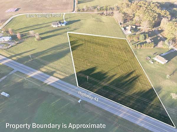 3.17 Acres of Residential Land for Sale in Hillsboro, Tennessee