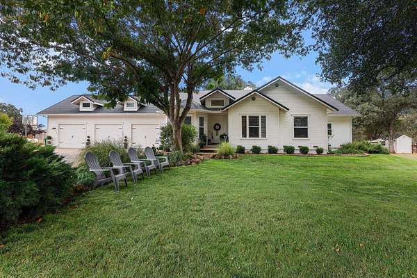 4.12 Acres of Residential Land with Home for Sale in Cottonwood, California