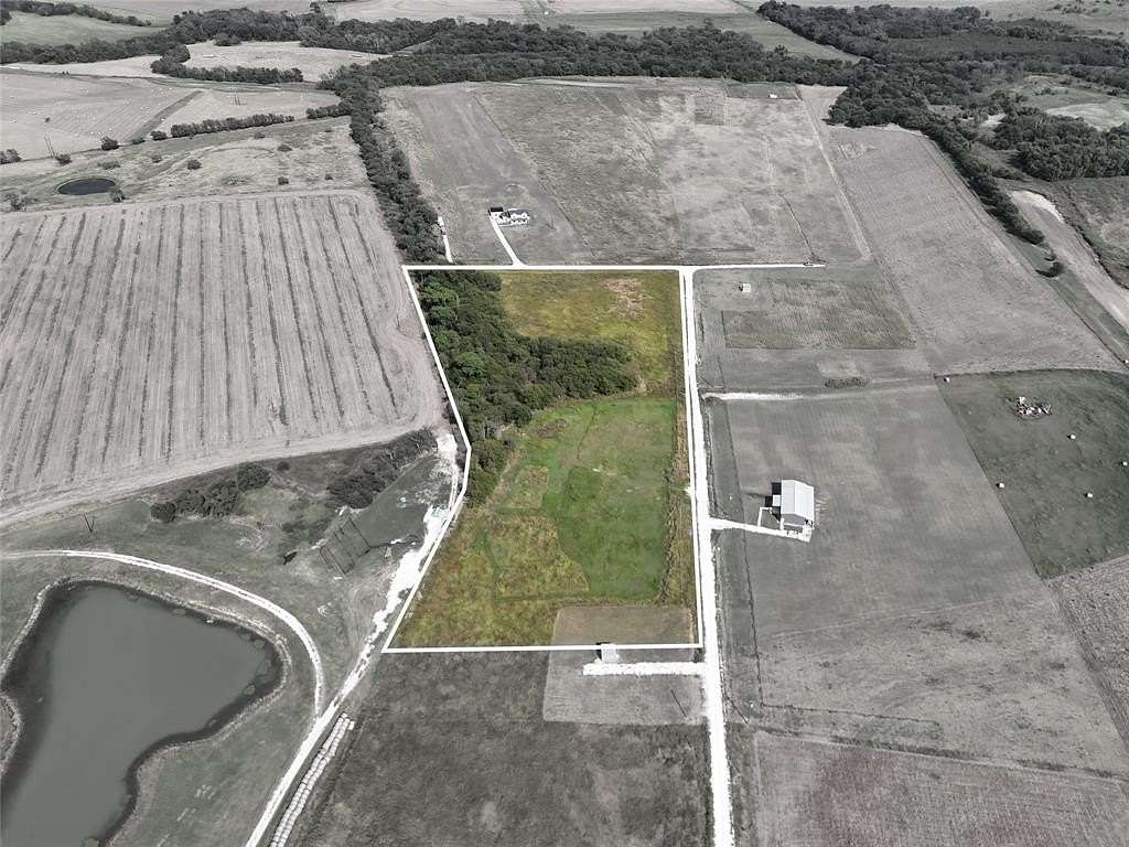 10.2 Acres of Land for Sale in Hillsboro, Texas