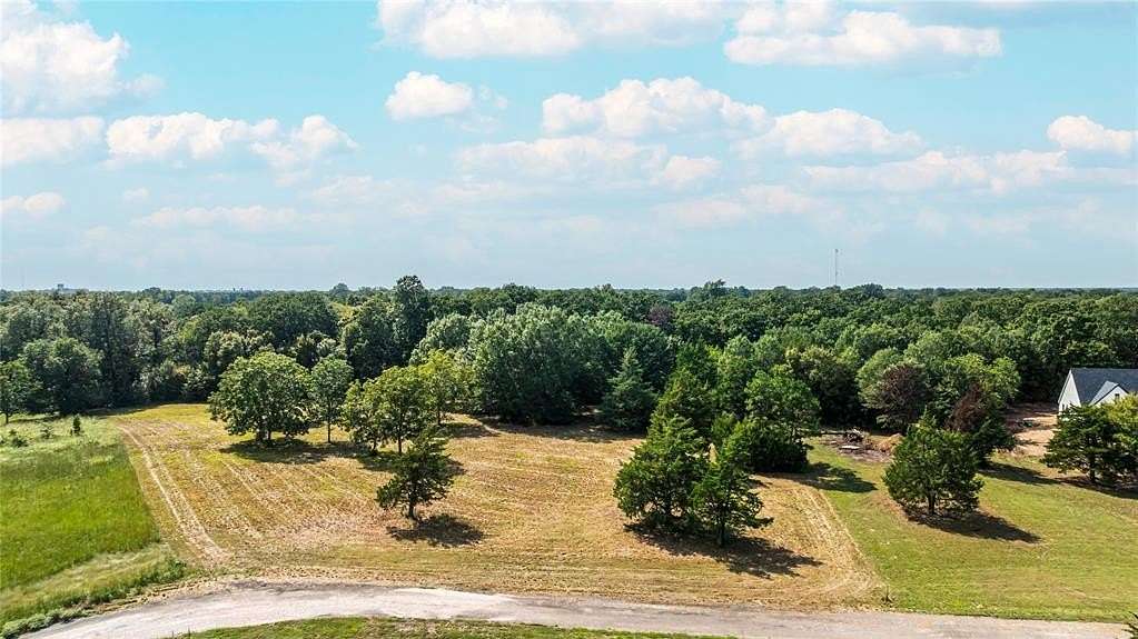 2.52 Acres of Residential Land for Sale in Paris, Texas