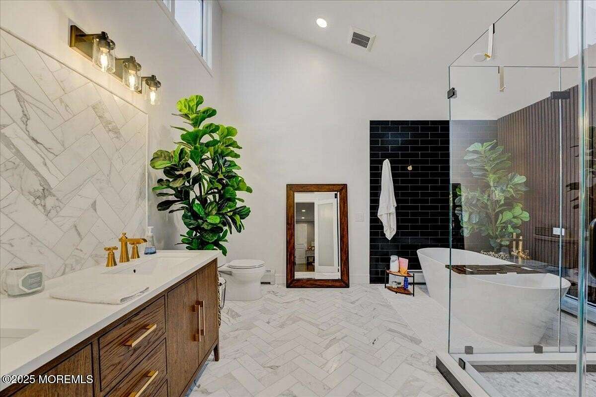 1.5 Acres of Residential Land with Home for Sale in Middletown, New Jersey