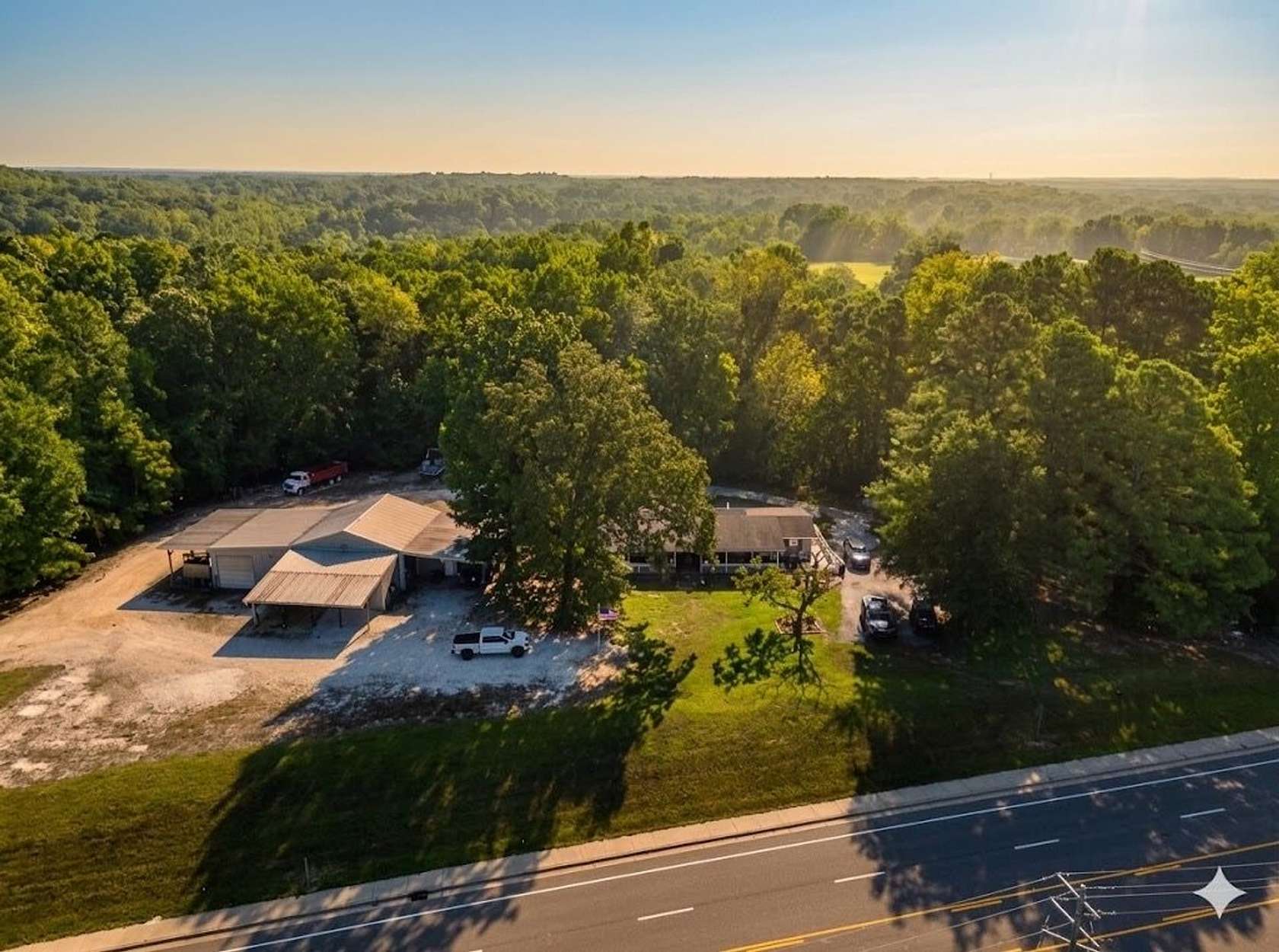 5.74 Acres of Improved Mixed-Use Land for Sale in Paris, Tennessee