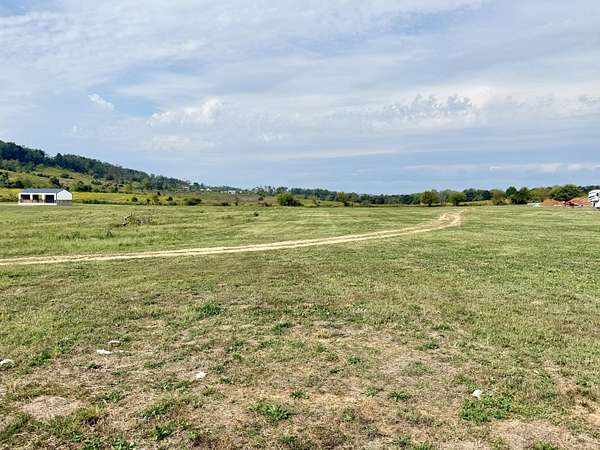 3 Acres of Residential Land for Sale in Somerset, Kentucky