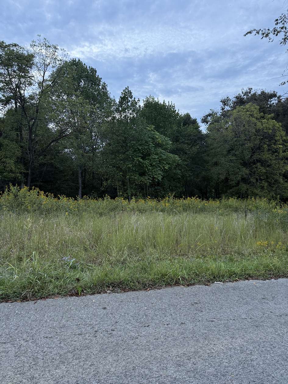 0.81 Acres of Residential Land for Sale in Red Boiling Springs, Tennessee