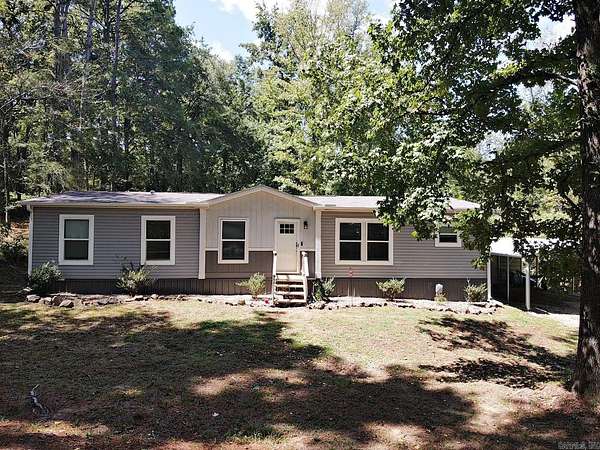 1.86 Acres of Residential Land with Home for Sale in Bismarck, Arkansas