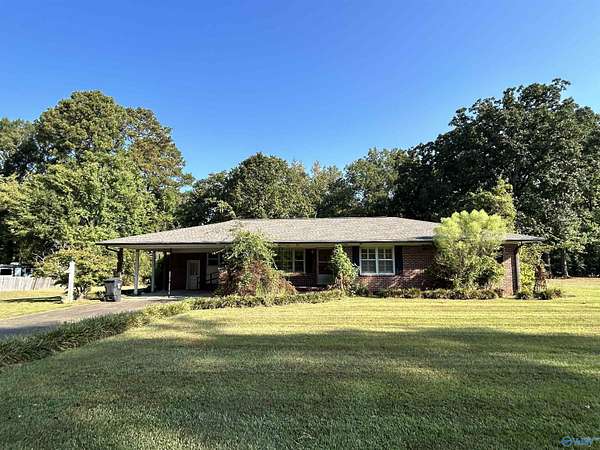 1 Acre of Residential Land with Home for Sale in Hokes Bluff, Alabama