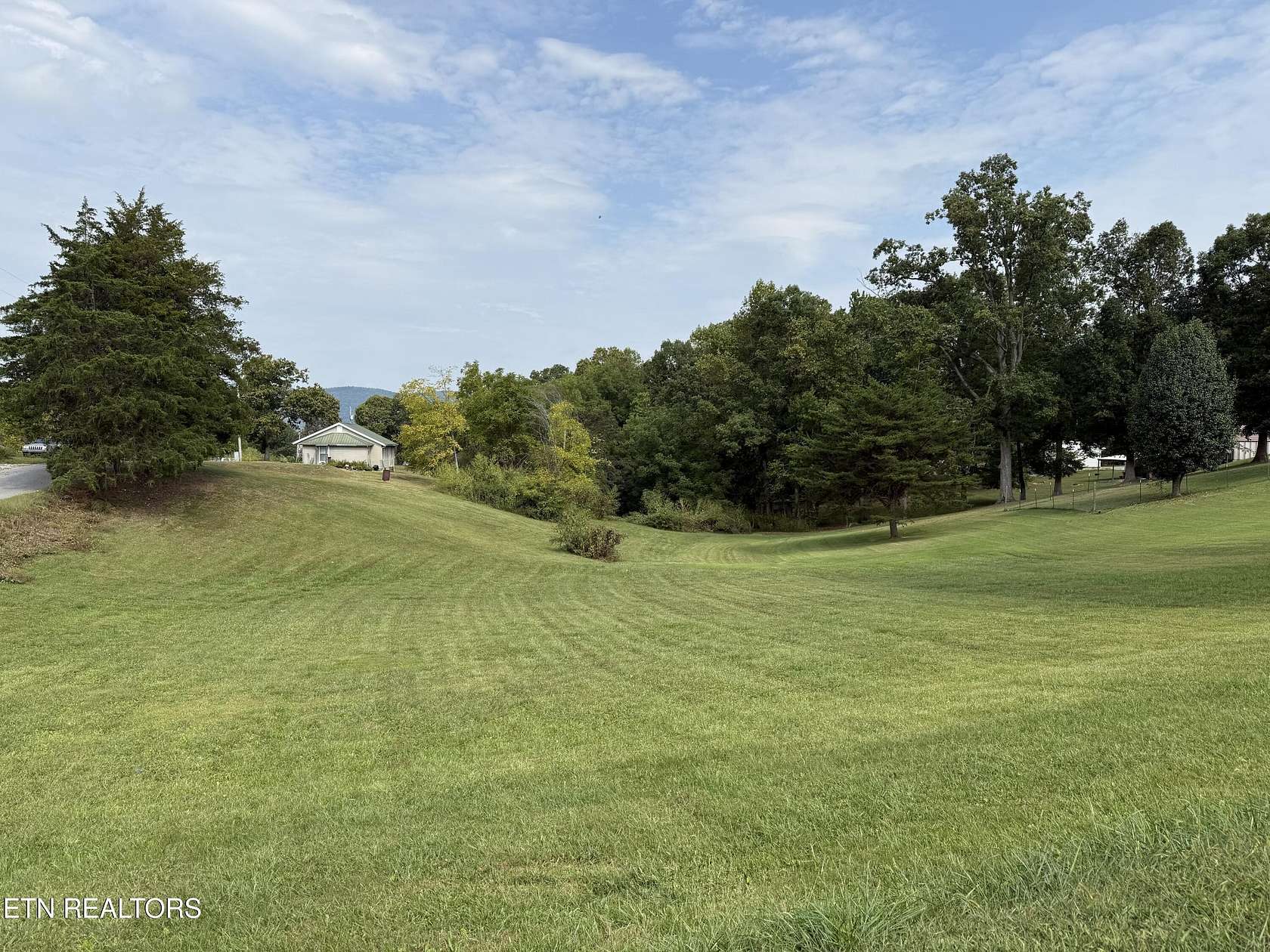 0.98 Acres of Residential Land for Sale in Jacksboro, Tennessee
