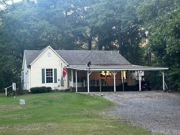 1.53 Acres of Land with Home for Sale in Hope, Arkansas