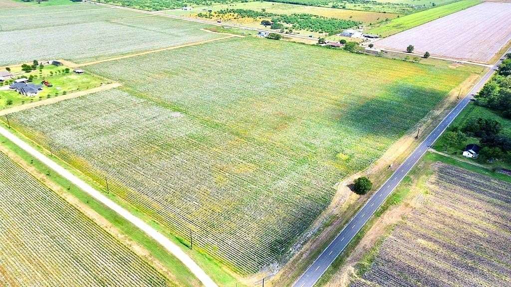 30 Acres of Agricultural Land for Sale in Guy, Texas