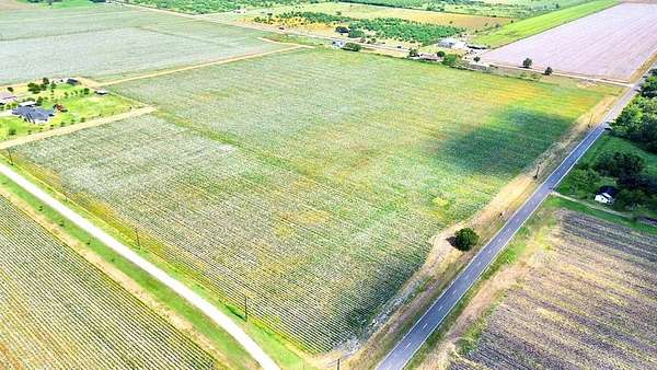 30 Acres of Agricultural Land for Sale in Guy, Texas