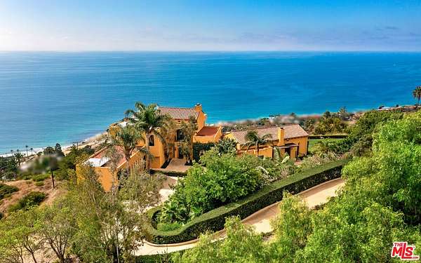 3.32 Acres of Residential Land with Home for Lease in Malibu, California
