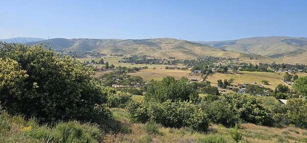 5 Acres of Residential Land for Sale in Agua Dulce, California