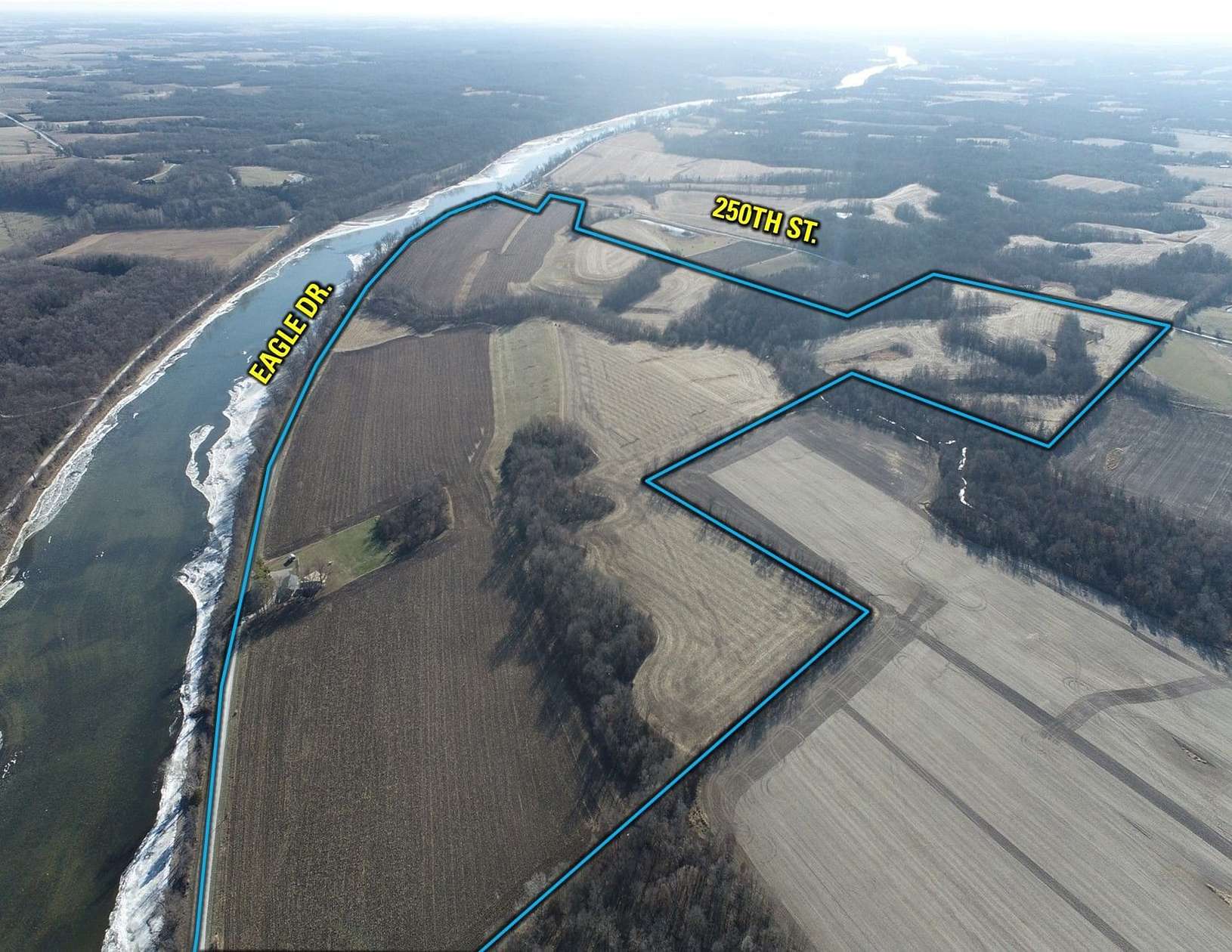 250 Acres of Recreational Land & Farm for Sale in Bonaparte, Iowa