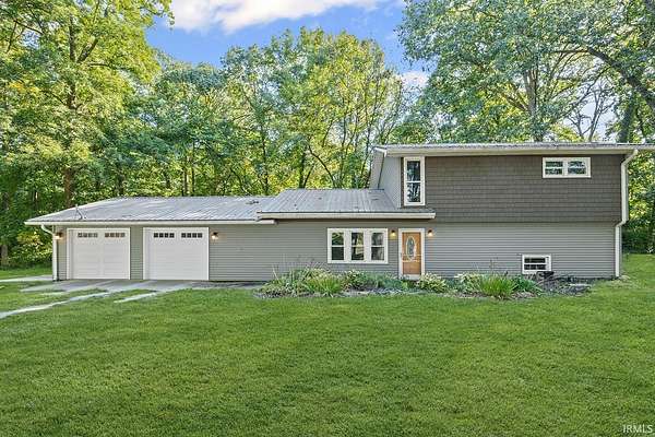 2.62 Acres of Residential Land with Home for Sale in Williamsport, Indiana