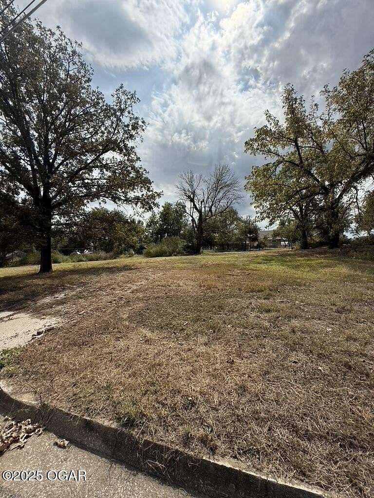 0.5 Acres of Residential Land for Sale in Nevada, Missouri