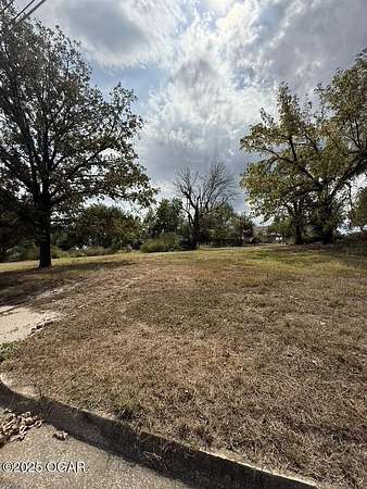 0.5 Acres of Residential Land for Sale in Nevada, Missouri