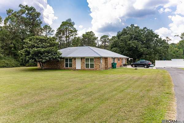 20 Acres of Land with Home for Sale in Greensburg, Louisiana