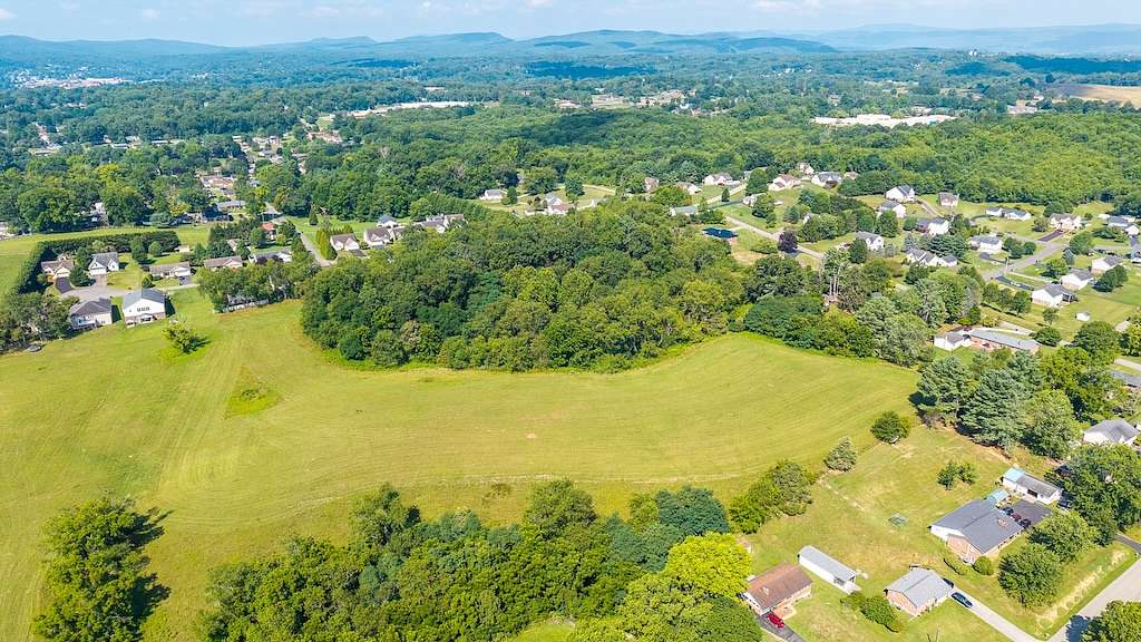 13 Acres of Agricultural Land for Auction in Pulaski, Virginia
