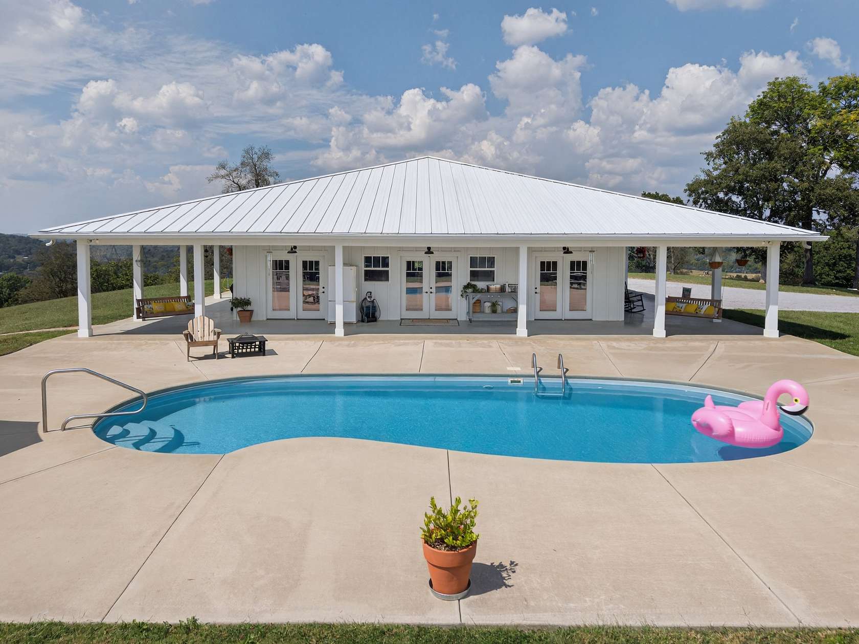 94.1 Acres of Land with Home for Sale in Fayetteville, Tennessee