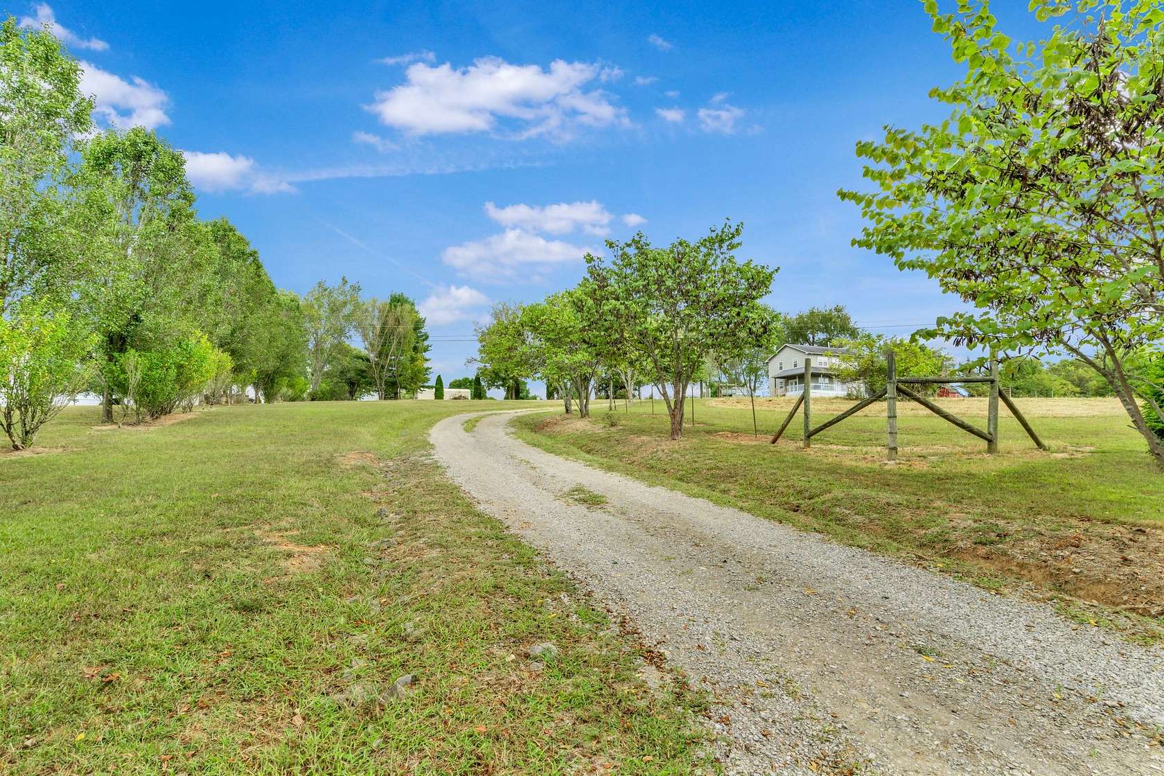 5.1 Acres of Land with Home for Sale in Pleasant View, Tennessee