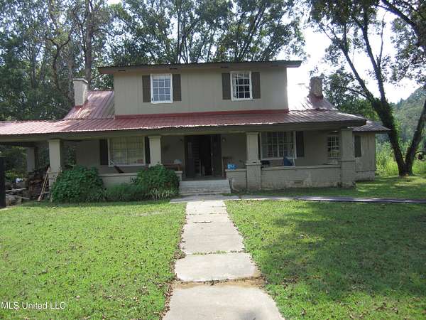 1.5 Acres of Residential Land with Home for Sale in Blue Mountain, Mississippi