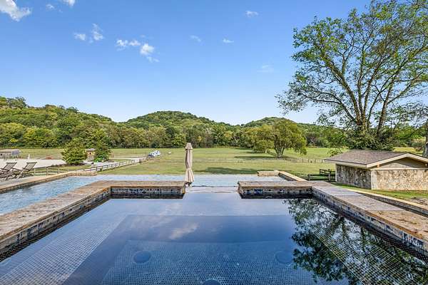 16.1 Acres of Agricultural Land for Sale in Franklin, Tennessee