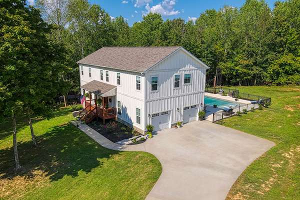 2.13 Acres of Residential Land with Home for Sale in Clarksville, Tennessee