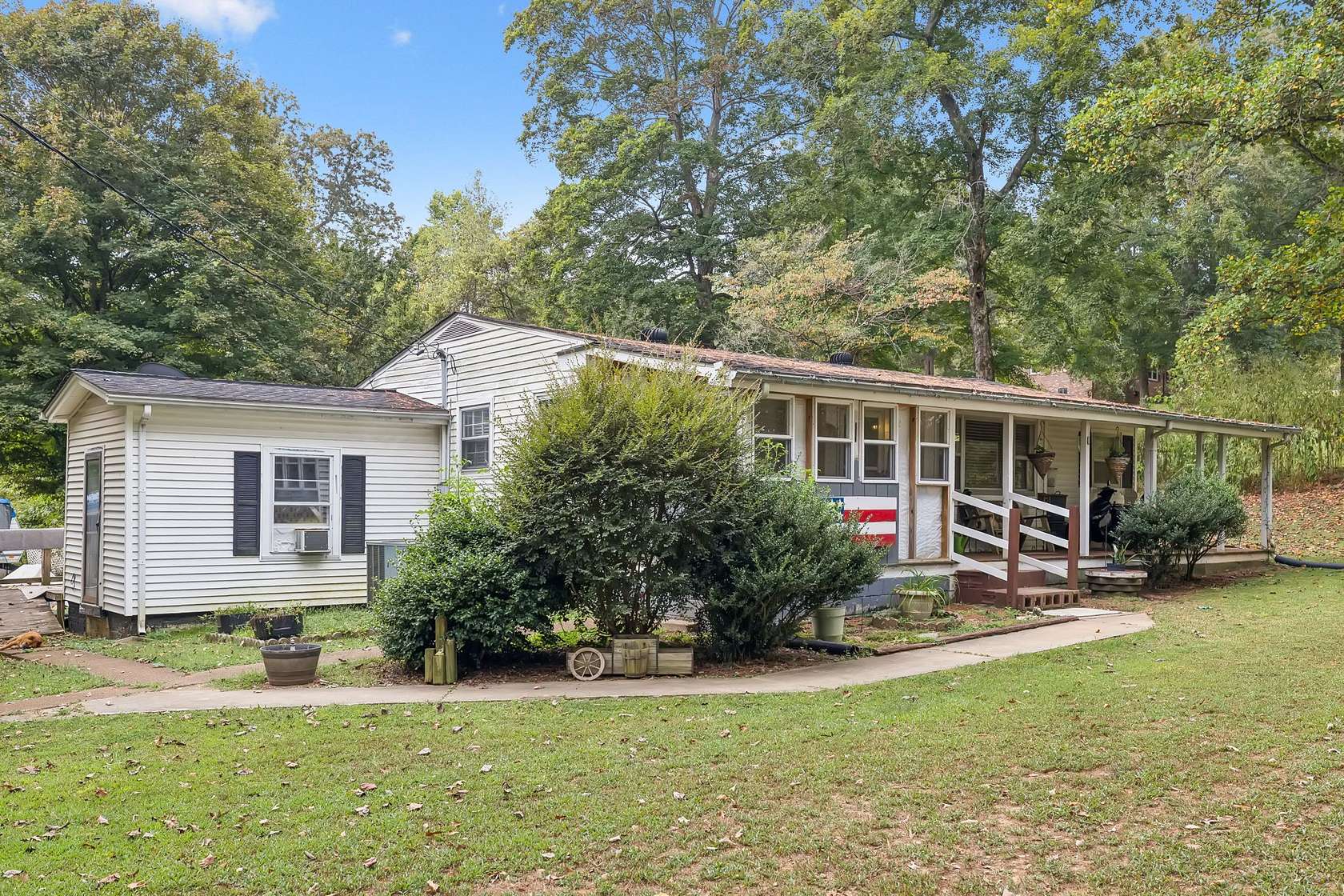 3 Acres of Residential Land with Home for Sale in Palmyra, Tennessee