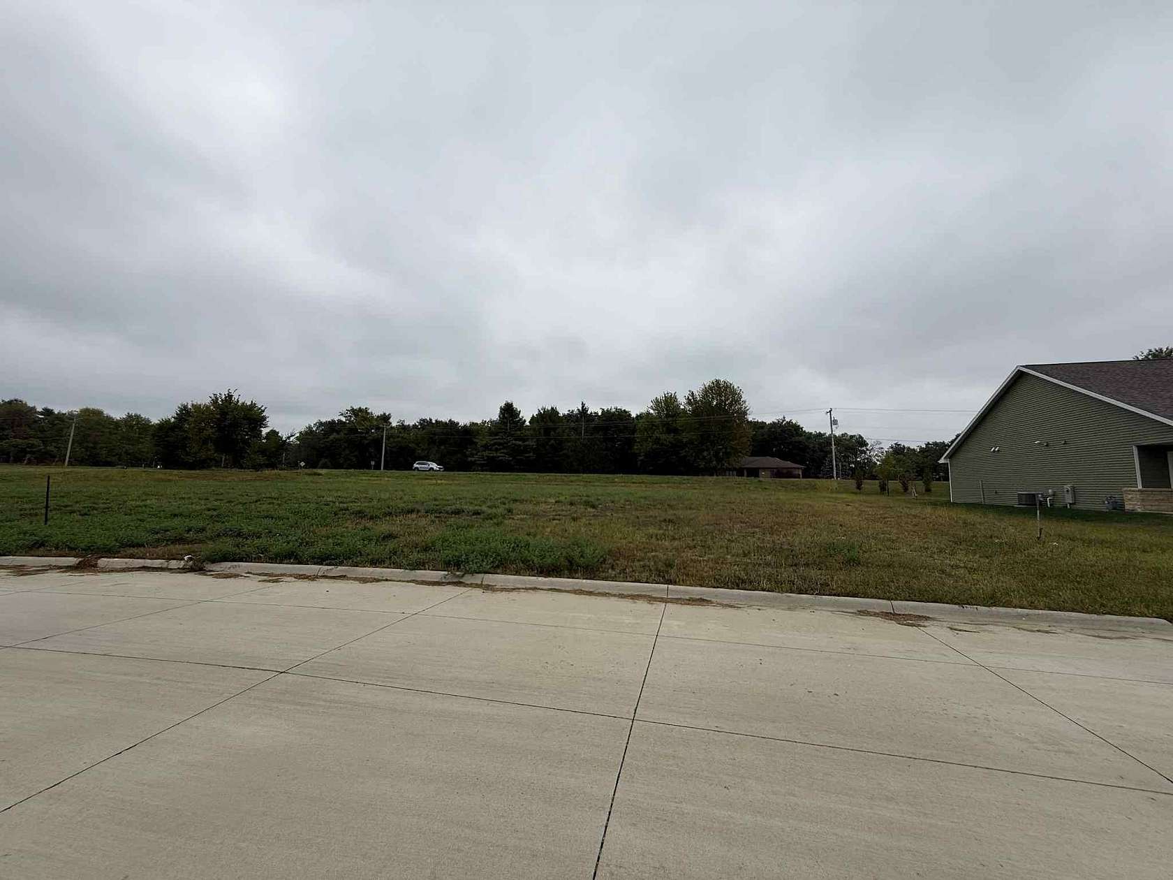 0.37 Acres of Residential Land for Sale in Dubuque, Iowa