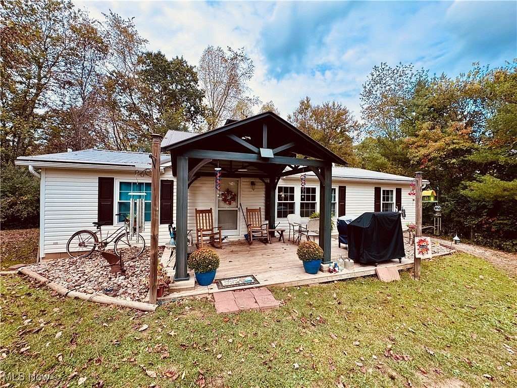 5.14 Acres of Residential Land with Home for Sale in Beverly, Ohio