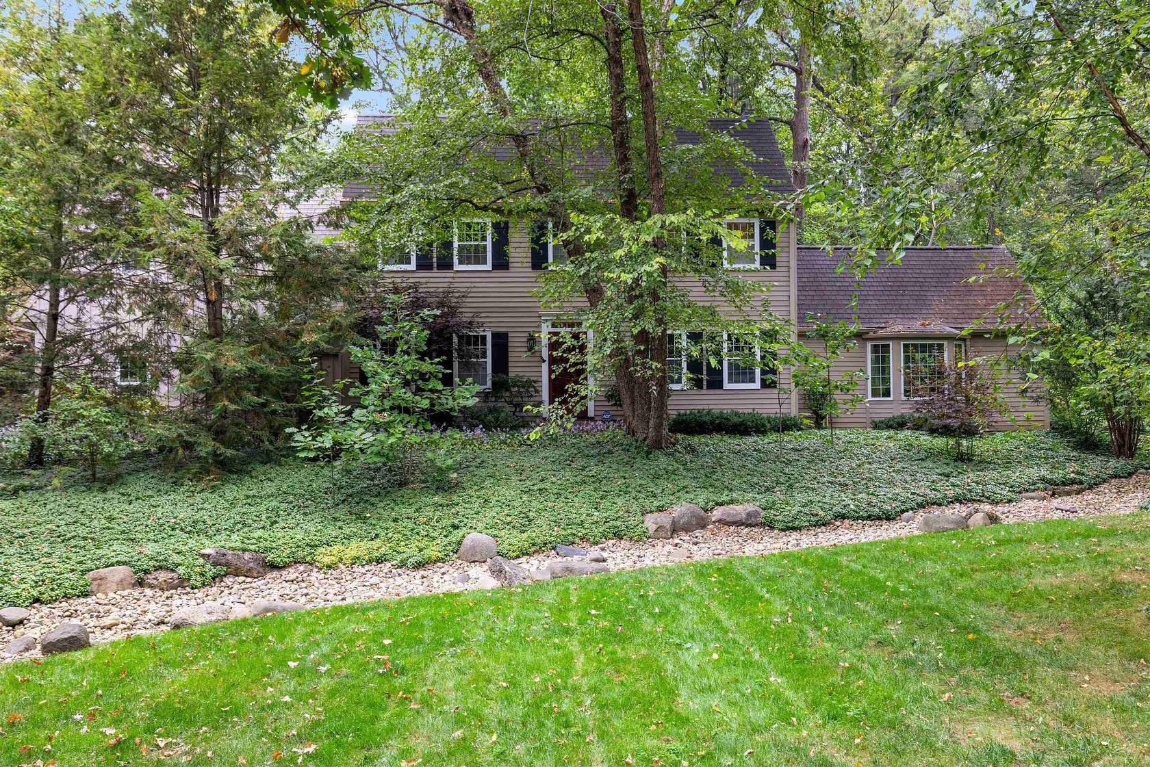 1.5 Acres of Residential Land with Home for Sale in Rockford, Illinois