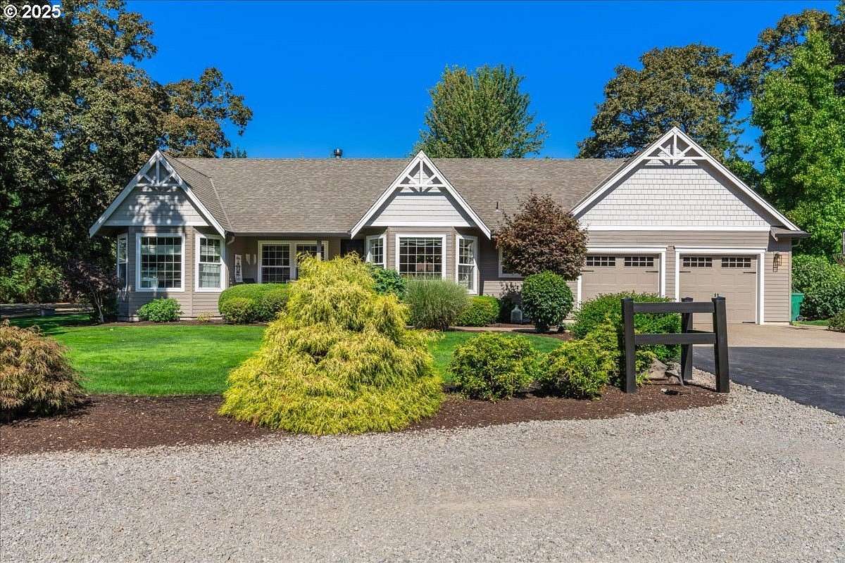 2.33 Acres of Residential Land with Home for Sale in Newberg, Oregon