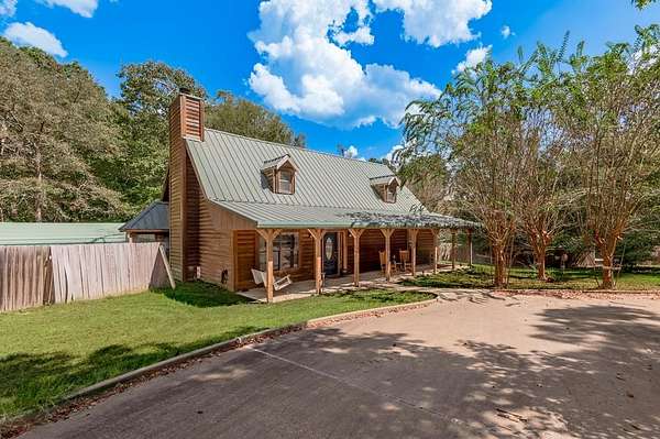 2 Acres of Residential Land with Home for Sale in Nacogdoches, Texas