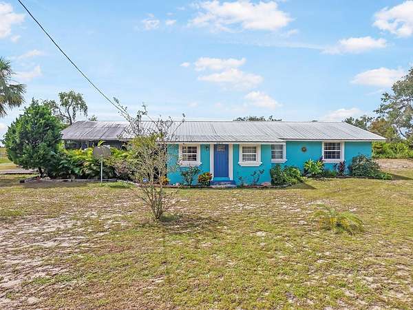 3.2 Acres of Residential Land with Home for Sale in Dade City, Florida