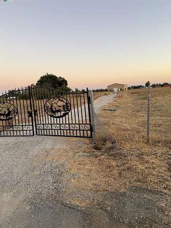 9.59 Acres of Residential Land for Sale in Knightsen, California