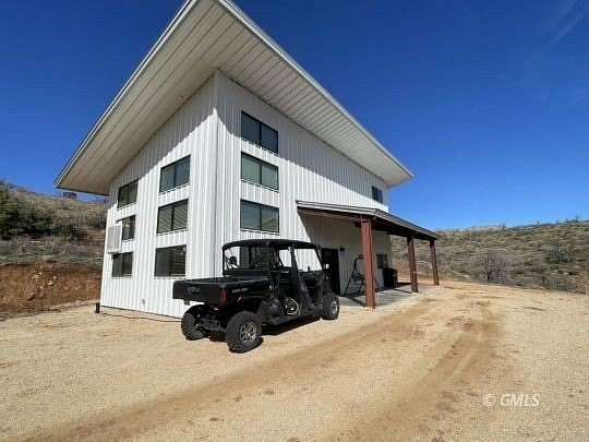 13.9 Acres of Land with Home for Sale in Globe, Arizona