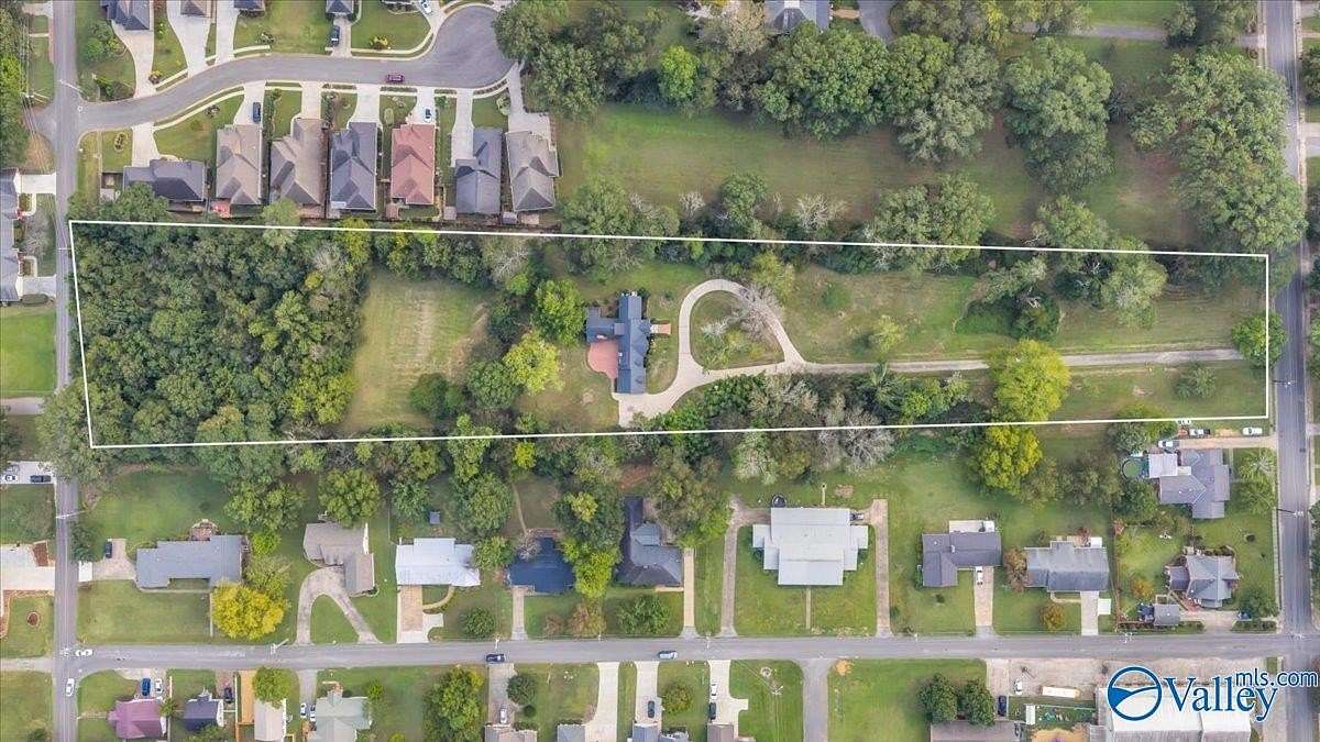 5.2 Acres of Residential Land with Home for Sale in Scottsboro, Alabama