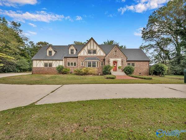 5.2 Acres of Residential Land with Home for Sale in Scottsboro, Alabama