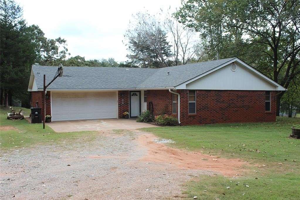 5 Acres of Residential Land with Home for Sale in Chandler, Oklahoma