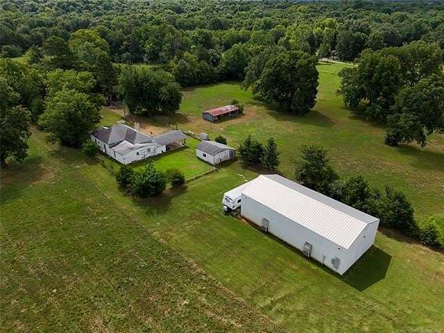 9.45 Acres of Residential Land with Home for Sale in Hugo, Oklahoma